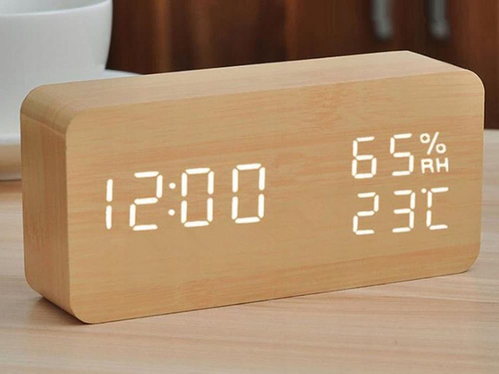 Elektronický budík s teploměrem a vlhkoměrem VERK - USB - dřevěný dekor - náhled 5