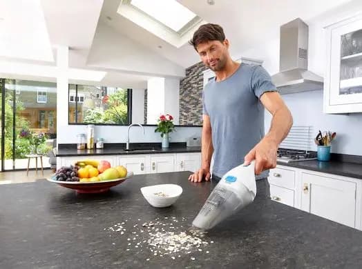 Cyklonový ruční vysavač Black & Decker - náhled 2