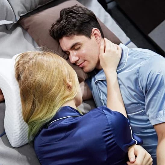 Ergonomický polštář s prostorem pro ruku - náhled 3